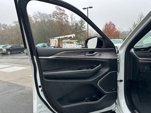 Used 2024 Jeep Grand Cherokee Overland w/ Trailer Tow Package image 26