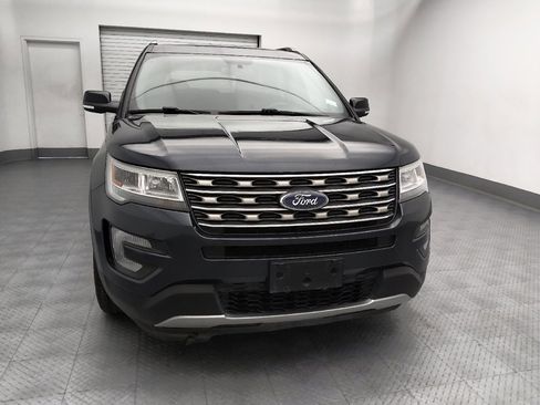 Used 2017 Ford Explorer XLT FWD image 14