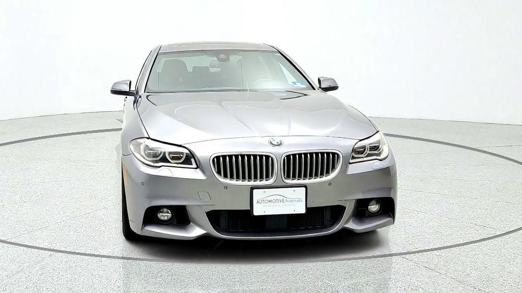 Used 2016 BMW 550i xDrive Sedan AWD/4WD image 2