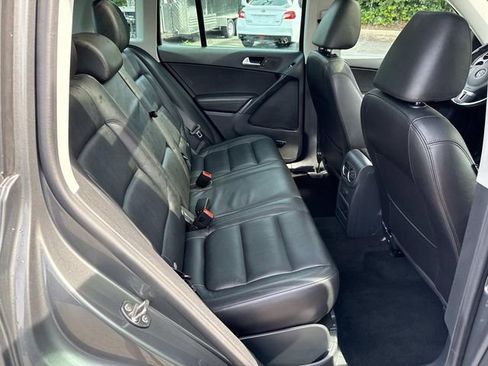 Used 2016 Volkswagen Tiguan SEL FWD image 11