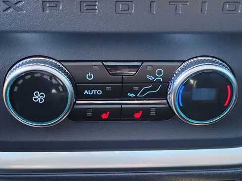 Certified 2025 Ford Expedition Max Platinum AWD/4WD image 19