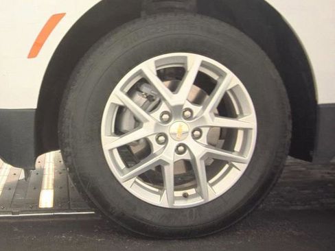 Used 2024 Chevrolet Equinox LT image 22