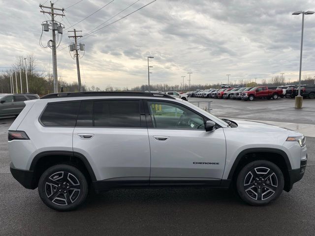 Used 2026 Jeep Cherokee Laredo AWD/4WD image 4