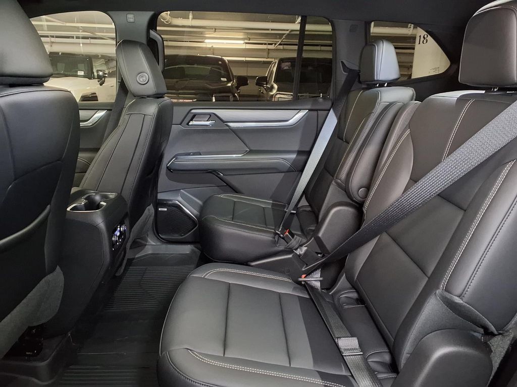 Used 2026 GMC Acadia Elevation w/ Black Edition FWD image 11