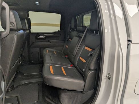 Used 2024 GMC Sierra 1500 AT4 w/ Technology Package AWD/4WD image 16