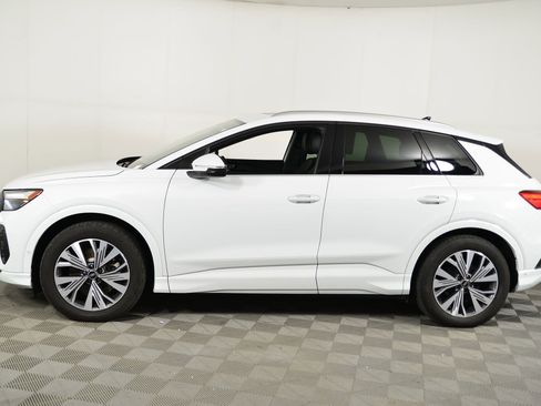 Used 2023 Audi Q4 e-tron Premium Plus w/ Premium Plus image 2