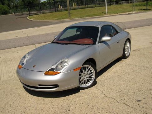 Used 1999 Porsche 911 Carrera RWD image 4