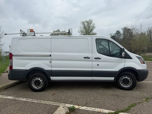 Used 2016 Ford Transit 250 130 Low Roof RWD image 4