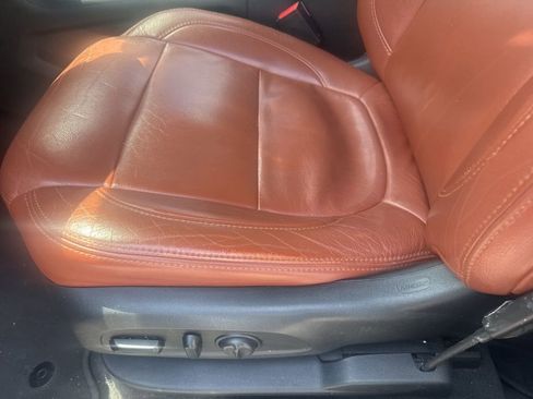 Used 2019 Chevrolet Traverse LT FWD image 15