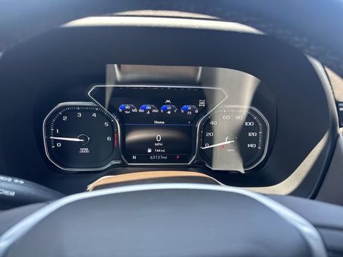 Certified 2021 GMC Yukon SLT w/ SLT Premium Package AWD/4WD image 11