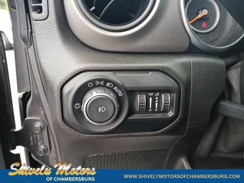 Used 2019 Jeep Wrangler Sport AWD/4WD image 25