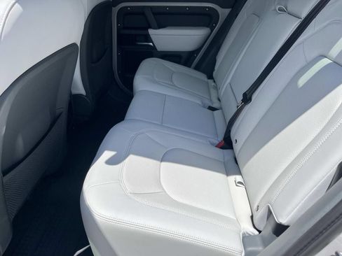 New 2026 Land Rover Defender 110 X-Dynamic SE AWD/4WD image 10