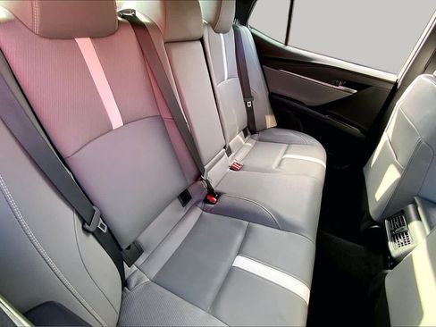 Used 2025 Toyota Camry SE FWD image 19