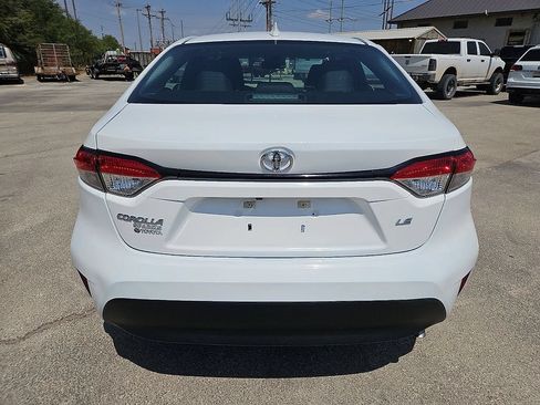 Used 2024 Toyota Corolla LE FWD image 6