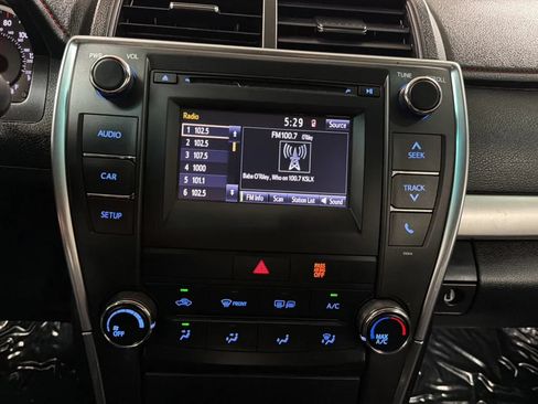 Used 2016 Toyota Camry SE FWD image 15