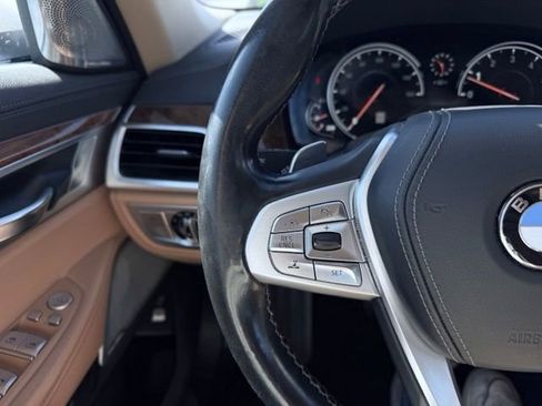 Used 2018 BMW 750i RWD image 37