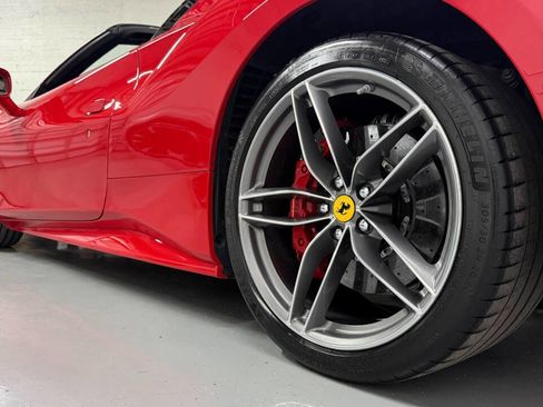 Used 2019 Ferrari 488 Spider RWD image 32