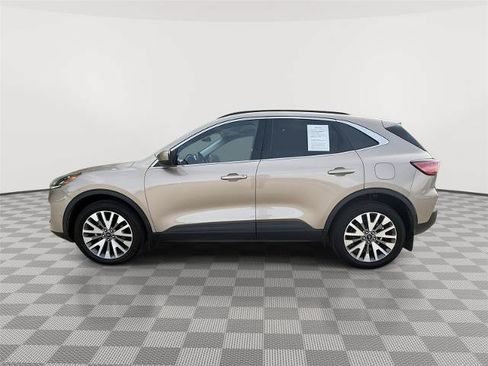 Certified 2021 Ford Escape Titanium w/ Class II Trailer Tow Package AWD/4WD image 4