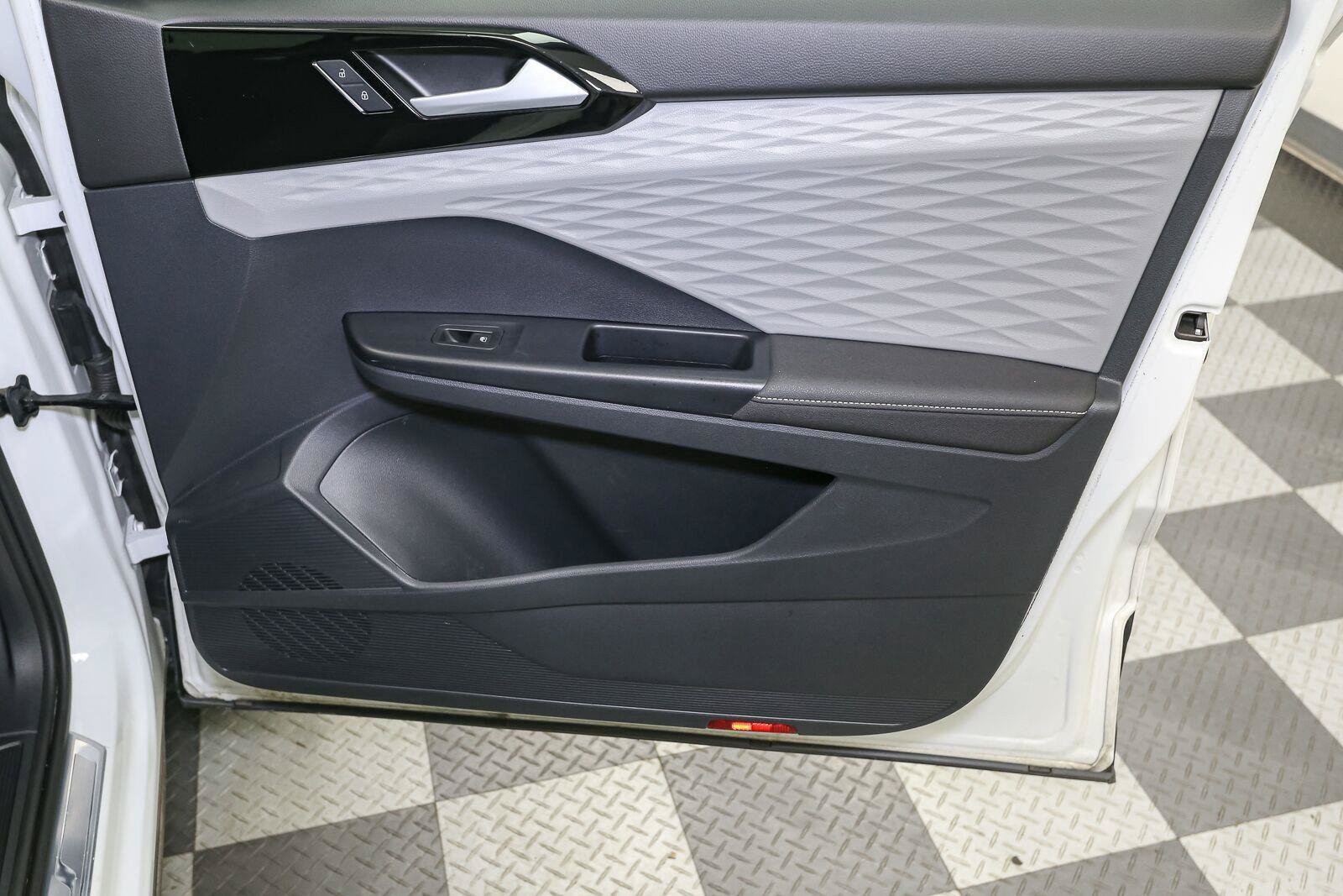 Certified 2024 Volkswagen Taos S AWD/4WD image 21
