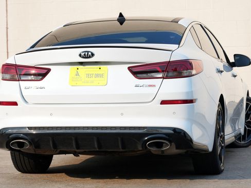 Used 2020 Kia Optima SX FWD image 3