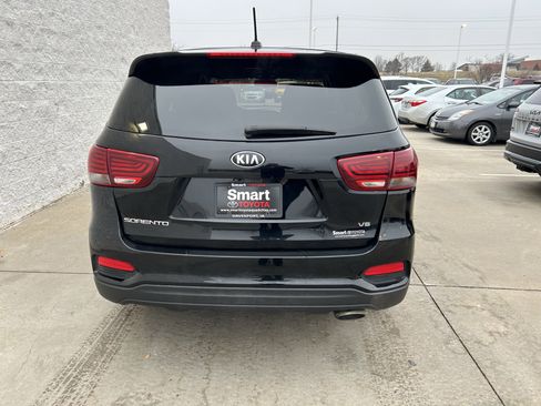 Used 2019 Kia Sorento LX image 5