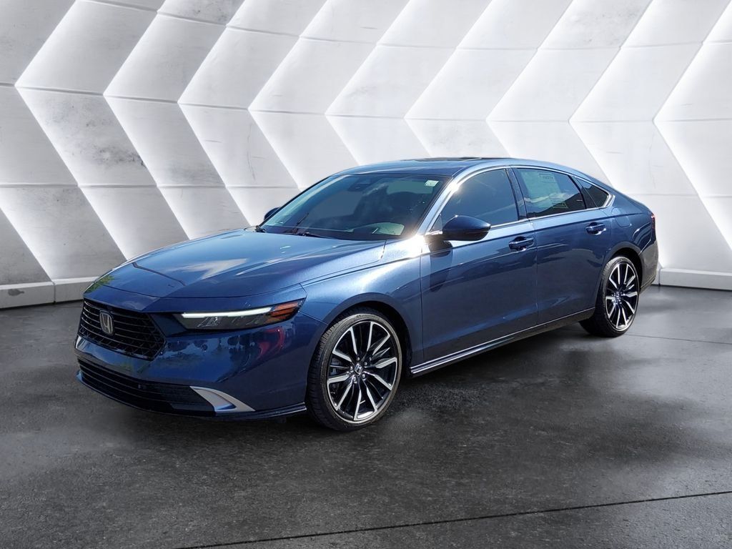 Used 2024 Honda Accord Touring image 3
