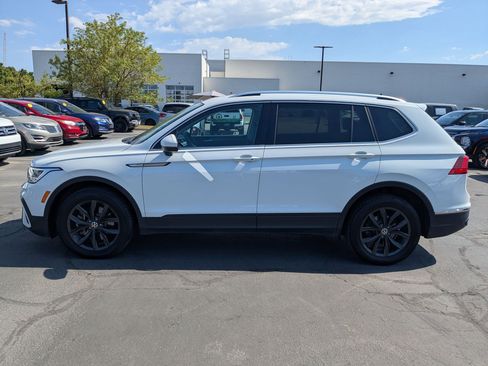 Used 2024 Volkswagen Tiguan SE AWD/4WD image 9