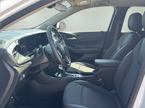 Used 2025 Buick Encore GX Preferred AWD/4WD image 17