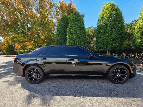 Used 2019 Chrysler 300 S image 6