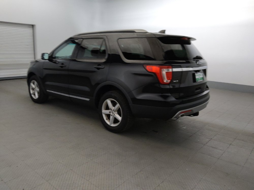 Used 2017 Ford Explorer XLT AWD/4WD image 3