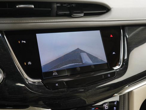 Used 2022 Cadillac XT6 Premium Luxury AWD/4WD image 23