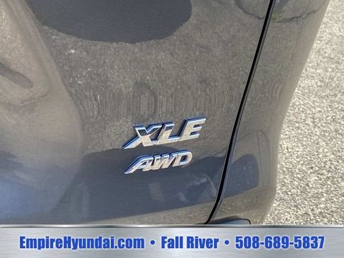 Used 2025 Toyota RAV4 XLE AWD/4WD image 30