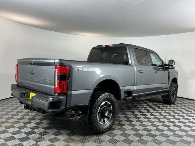 Used 2023 Ford F350 Lariat w/ Lariat Ultimate Package AWD/4WD image 4