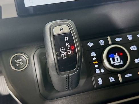 Used 2023 Land Rover Defender 110 SE AWD/4WD image 19