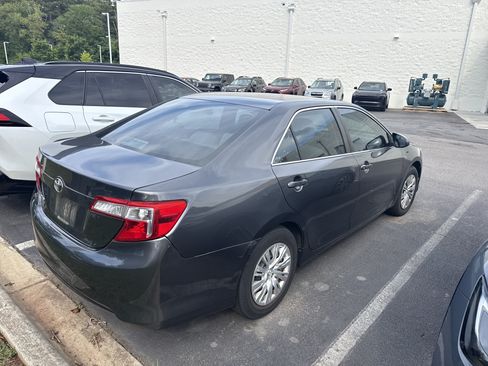 Used 2014 Toyota Camry FWD image 6