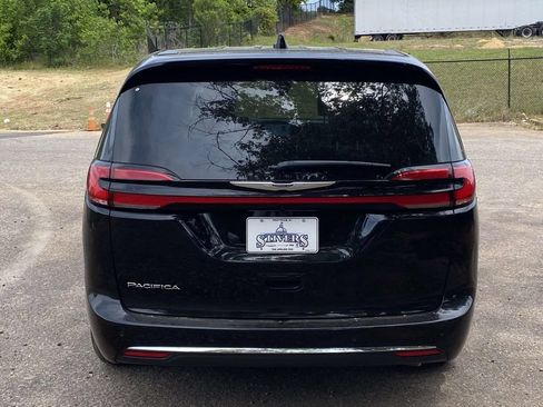 New 2026 Chrysler Pacifica Select FWD image 36