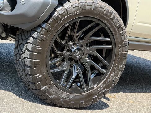 Used 2025 Ford Bronco Badlands AWD/4WD image 5