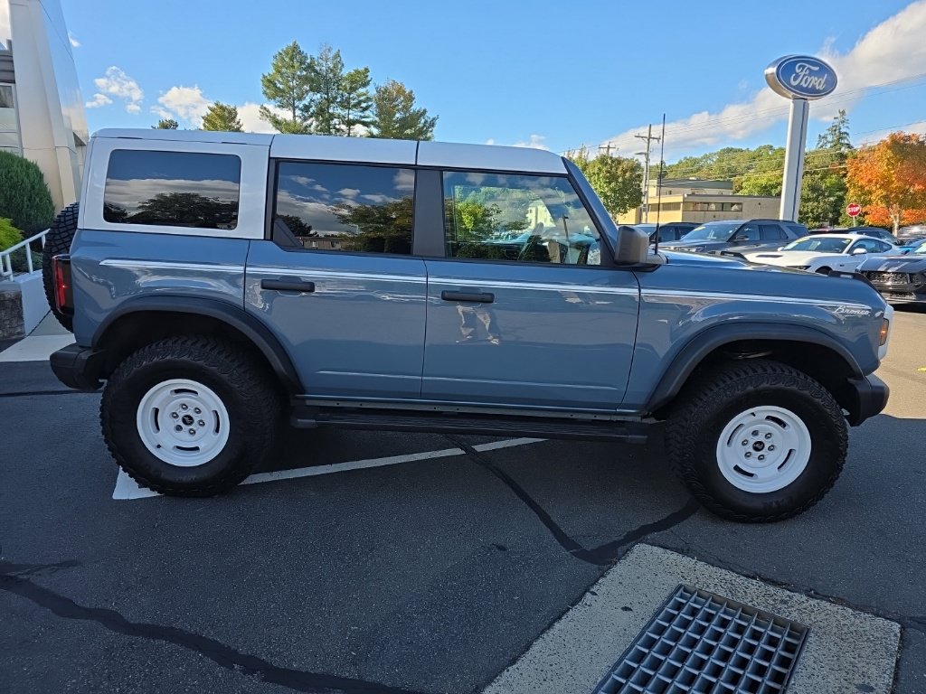 Used 2024 Ford Bronco Heritage Edition AWD/4WD image 2