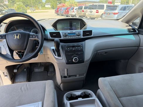 Used 2012 Honda Odyssey EX image 18