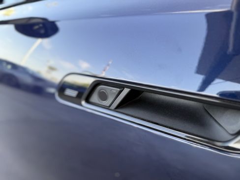 Used 2023 BMW 760i xDrive w/ Executive Package image 6