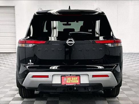 New 2025 Nissan Pathfinder Platinum w/ Lighting Package (N93) AWD/4WD image 4