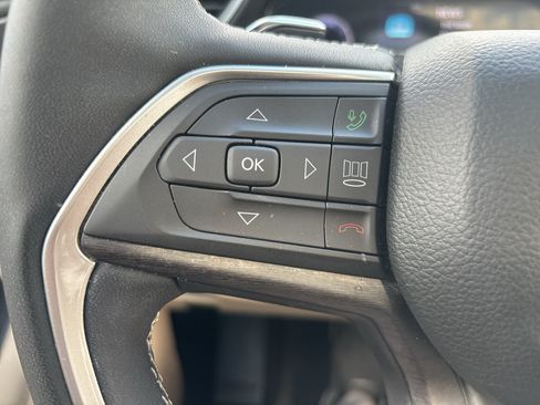Used 2024 Jeep Grand Cherokee Limited RWD image 14