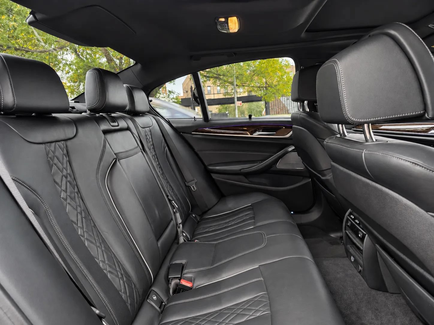 Used 2019 BMW M550i xDrive w/ Premium Package 2 AWD/4WD image 36