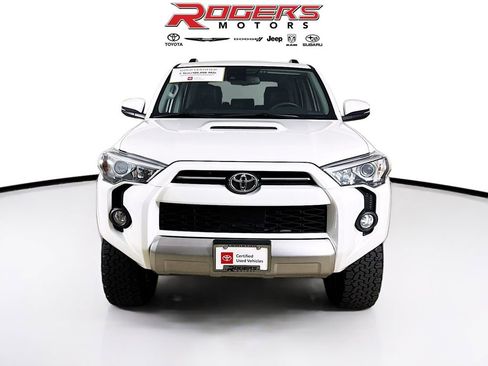 Certified 2020 Toyota 4Runner TRD Off-Road Premium AWD/4WD image 2