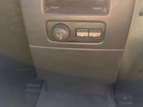 Used 2010 Volvo XC70 3.2 image 17