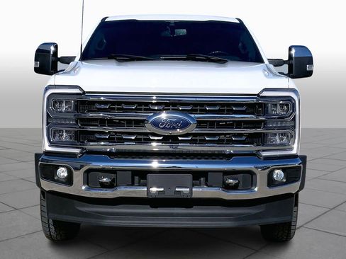Used 2023 Ford F250 Lariat w/ Chrome Package image 4
