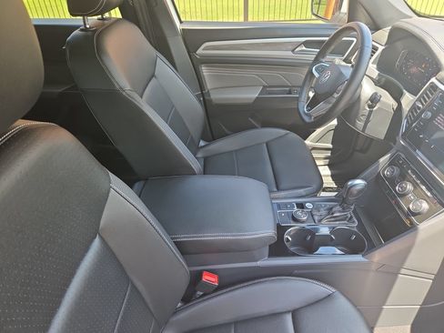 Used 2023 Volkswagen Atlas Cross Sport SE AWD/4WD image 35