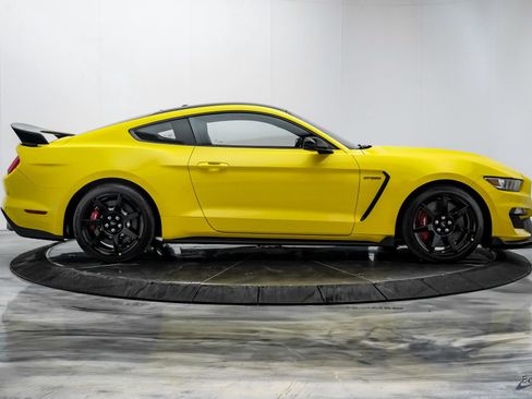 Used 2017 Ford Mustang Shelby GT350R w/ GT350R Equipment Group 920A RWD image 20
