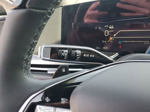 New 2026 Cadillac Escalade IQL Luxury w/ LPO, Floor Liner Package AWD/4WD image 38