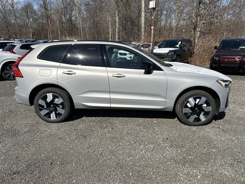 New 2025 Volvo XC60 T8 Plus w/ Climate Package image 4